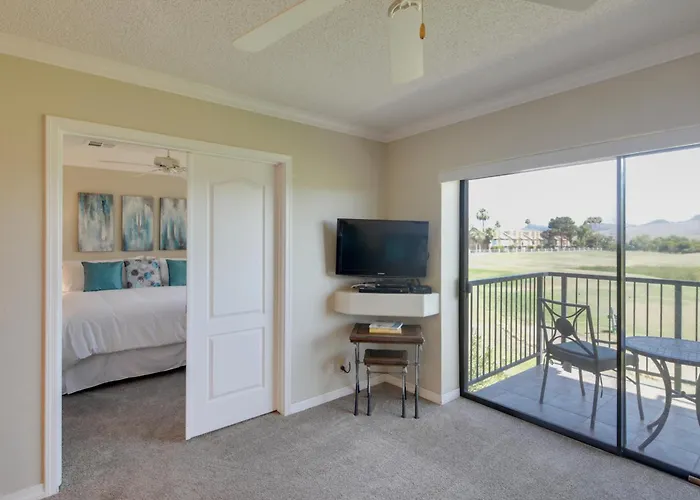Havasu Getaway W/ Golf Course & Views! Holiday home Lake Havasu City