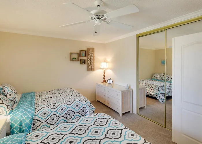 Havasu Getaway W/ Golf Course & Views! Holiday home Lake Havasu City