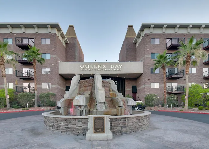 Havasu Getaway W/ Golf Course & Views! Holiday home Lake Havasu City