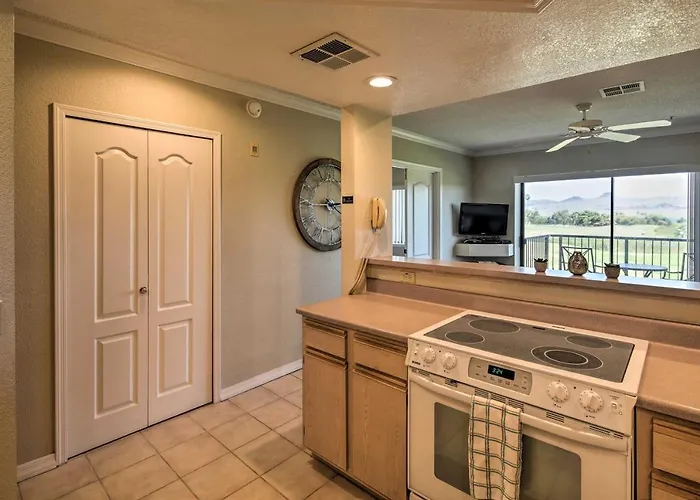 Hébergement de vacances Havasu Getaway W/ Golf Course & Views! Lake Havasu City